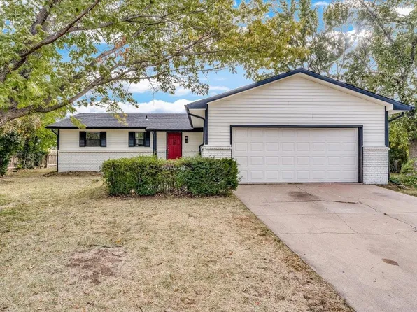 4558 Woodlow Dr, Wichita, KS 67220