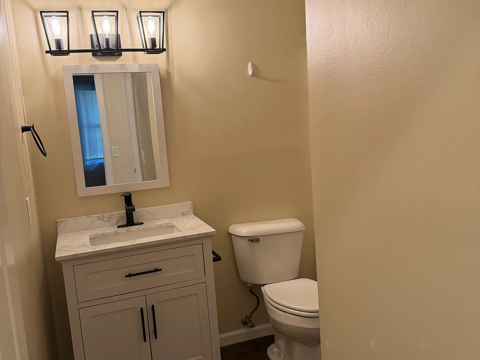 3 bed, 1240 sqft, $2,200 — Photo 3