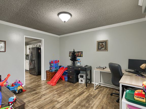 3rd image of 2233 Middleground Dr