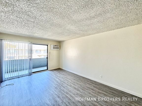 5th image of 20334 Saticoy St APT 24