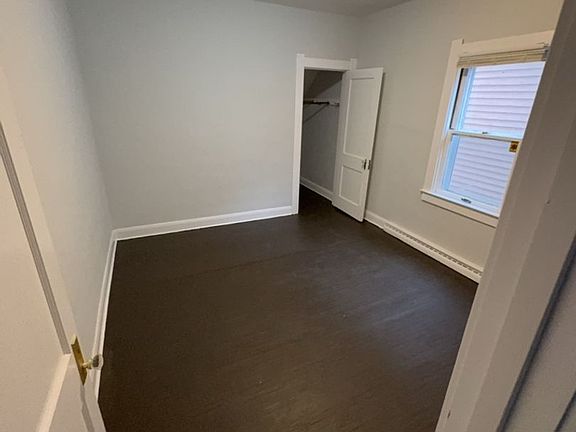 4th image of 960 W Delaware Ave #1