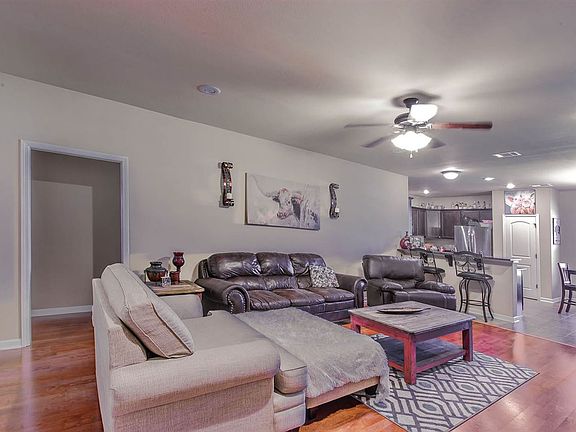 2nd image of 109 Petal Ave