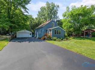 5941 Acres Rd, Sylvania, OH 43560