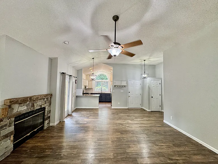 310 Paoli Trce — Photo 2