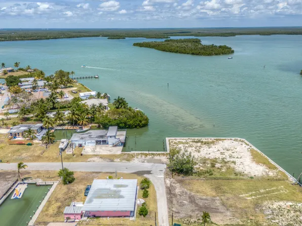 301 Pear Tree Ave, Goodland, FL 34140