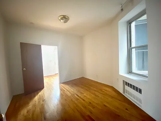 Rented by Waverly Realty Associates | media 5