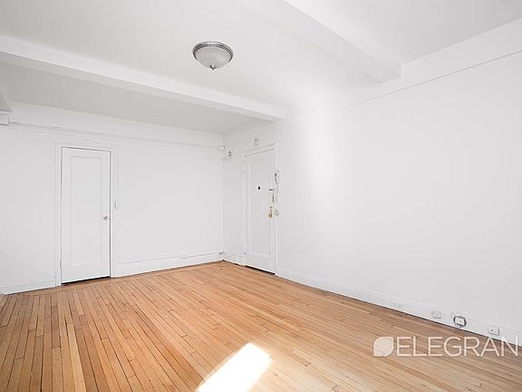 5th image of 325 W 45th St APT 206