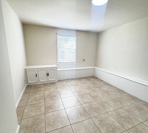 3rd image of 166 Nueva Ave #A