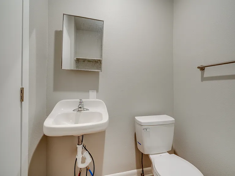 1912 Robinson Ave #B — Photo 14