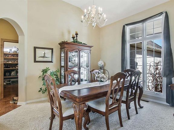4th image of 3307 Woodside Dr