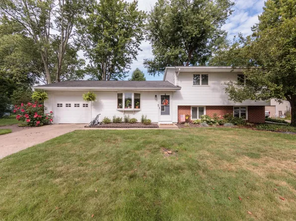 5029 Oakview Dr, Vermilion, OH 44089