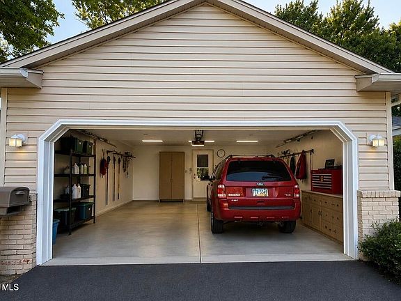 3rd image of 1839 Lynbrook Dr