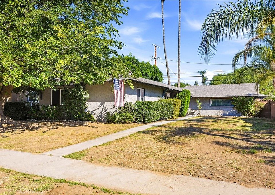 1st image of 23951 Vanowen St
