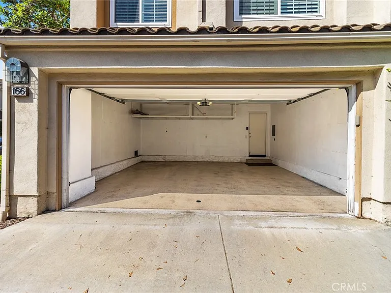 166 Almador — Photo 22