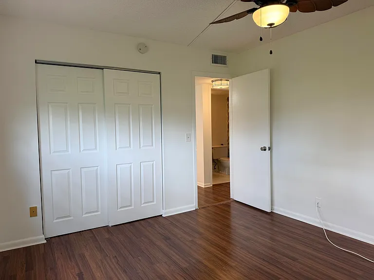 52 Dorset Dr #B — Photo 33