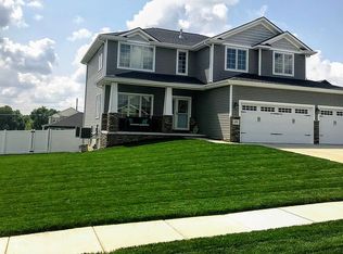 101 Park Drive Pl, Hickman, NE 68372