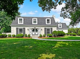 9 Kingston Dr, Oak Brook, IL 60523