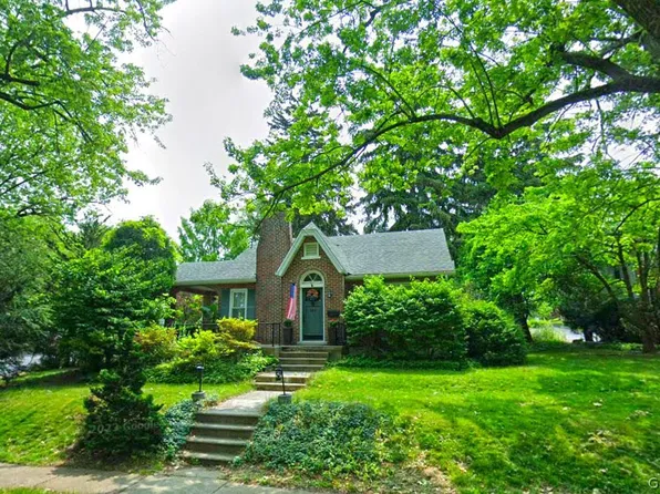 568 Evergreen St, Emmaus, PA 18049