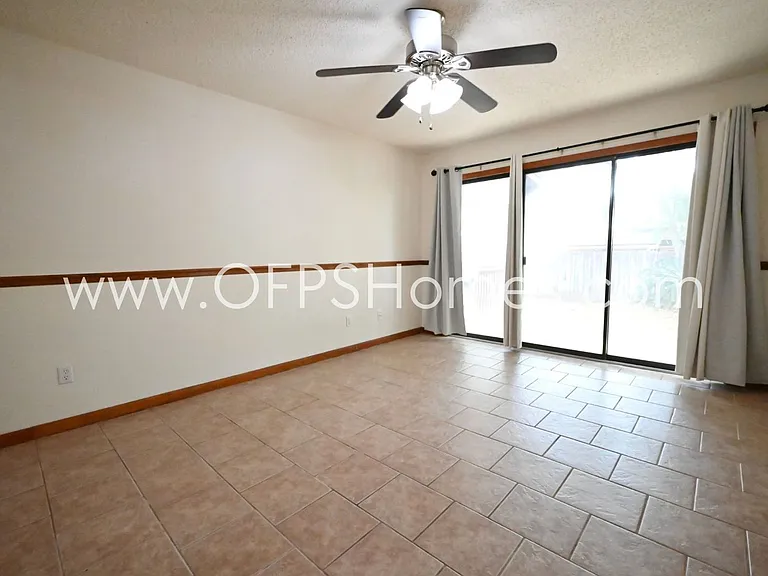 3934 Balsam Dr — Photo 10