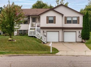 311 Spruce Ct, Baraboo, WI 53913