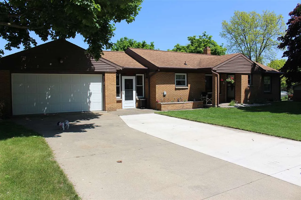 258 Lake Hts photo 1