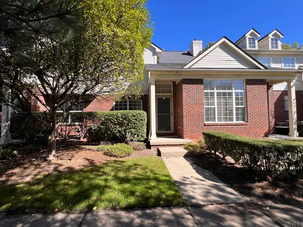 17203 Caitlin Cir, Walled Lake, MI 48390