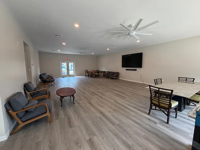 7750 92nd St #210 — Photo 33