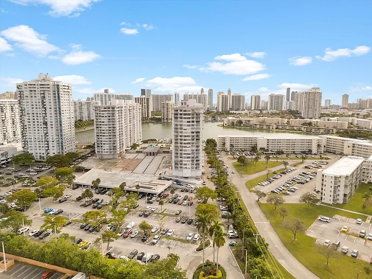 18071 Biscayne Blvd #1401 — Photo 33