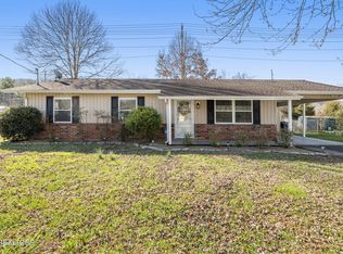 104 Lynwood Ln, Oak Ridge, TN 37830