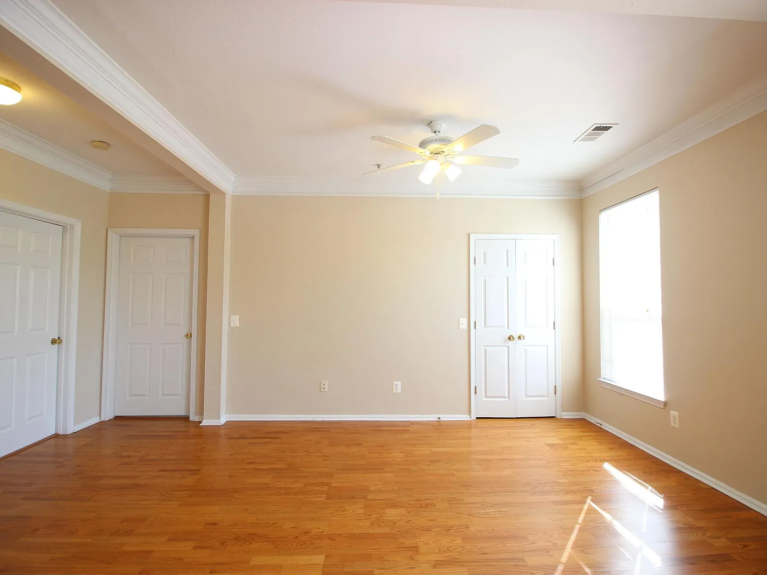 2 bed, 1272 sqft, $2,800 — Photo 3