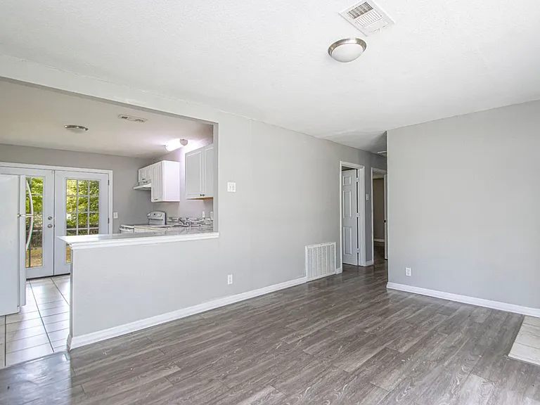 4900 Trinity Dr — Photo 17