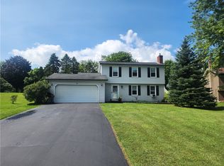 205 Briarwood Ln, Scottsville, NY 14546
