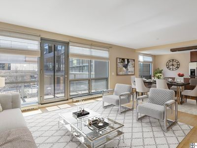 200 S 31st Ave APT 4300, Omaha, NE, 68131