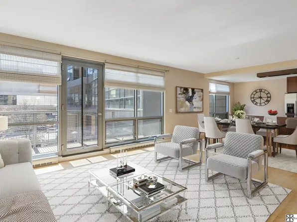 200 S 31st Ave APT 4300, Omaha, NE 68131