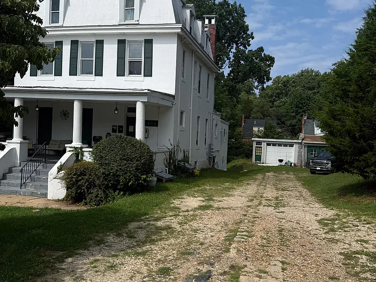 6408 Brook Ave #B — Photo 2