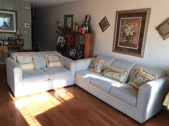 4th image of 21 Theater Ln