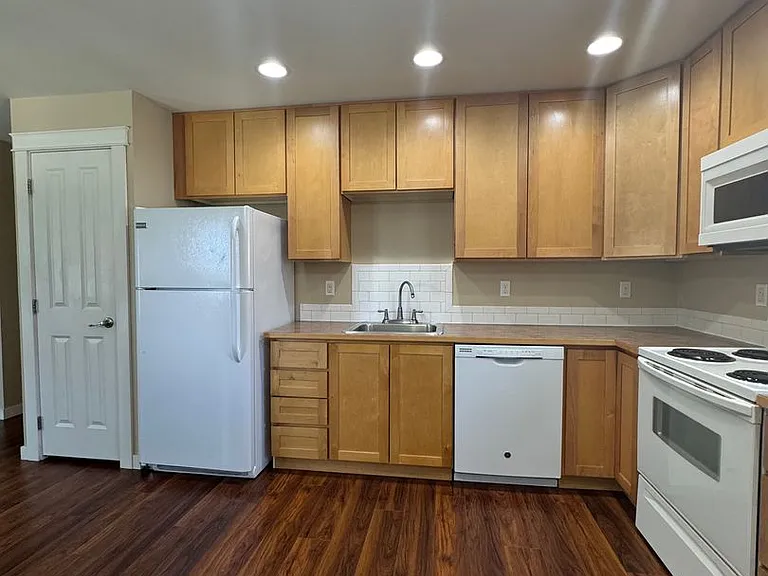 2219 Airport Rd — Photo 6