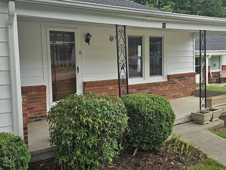 11 Sandhurst Dr — Photo 4