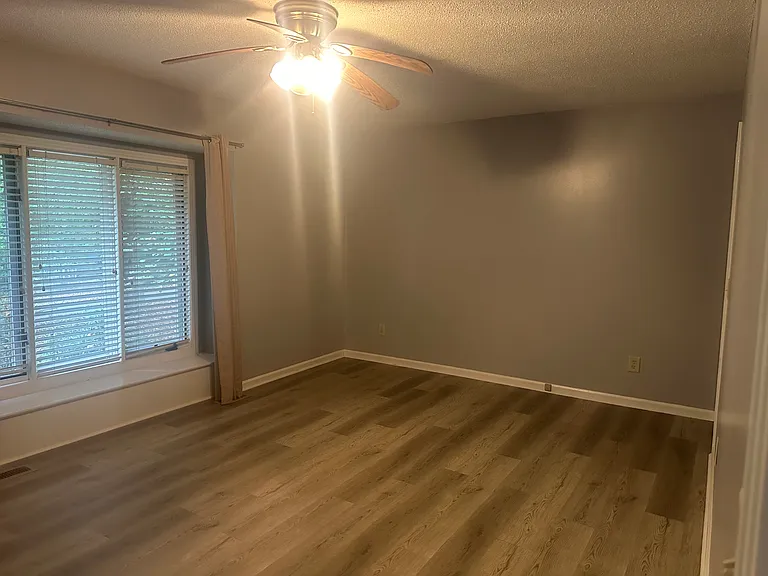 809 Hilltop Cir #HOUSE — Photo 36