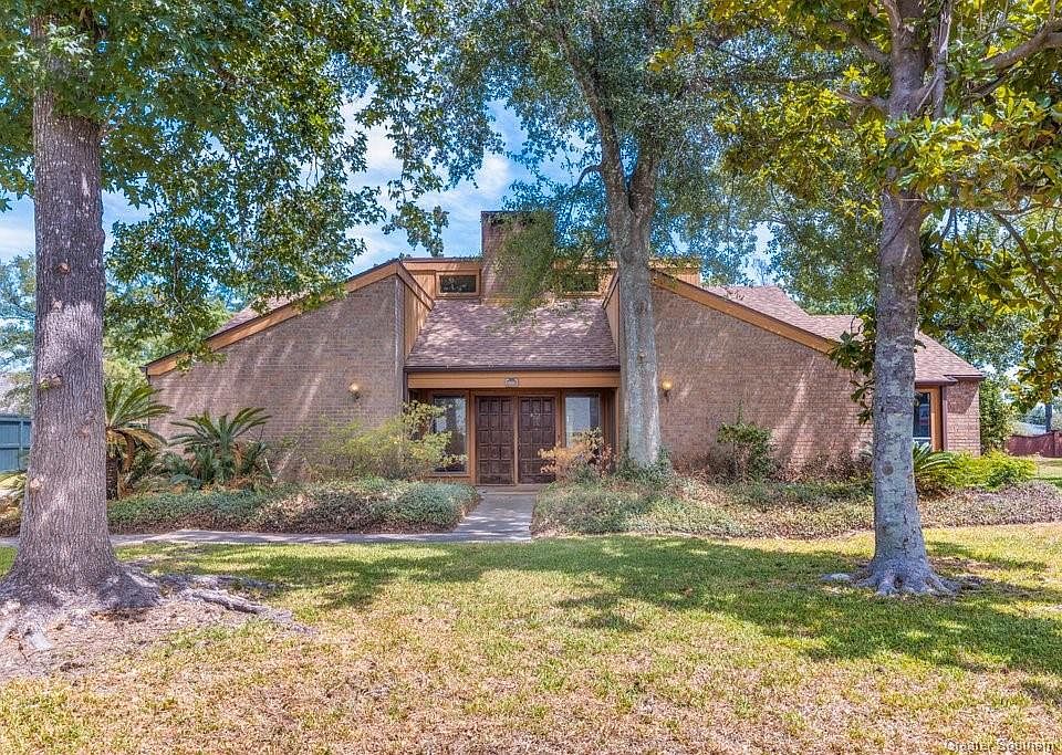 1st image of 3705 Albemarle Dr