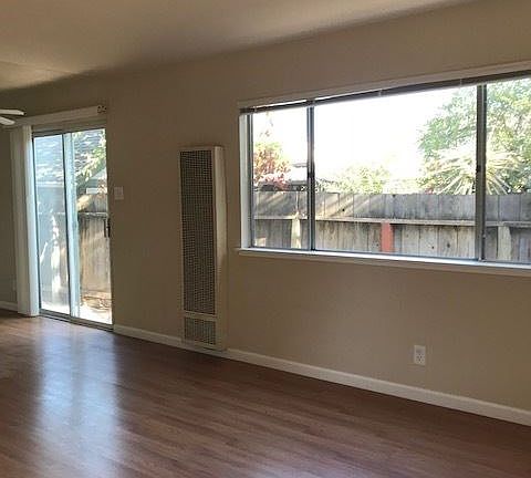 2nd image of 556 Jackson Ave APT B