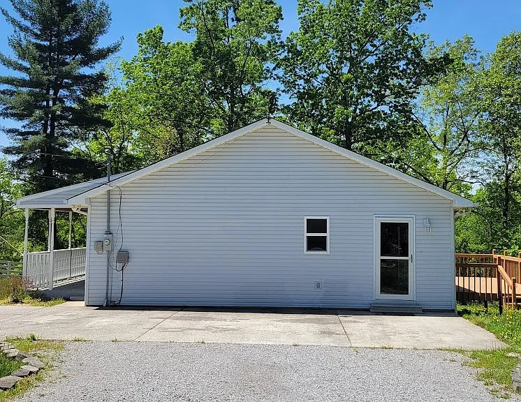 873 Oakmont Dr — Photo 29