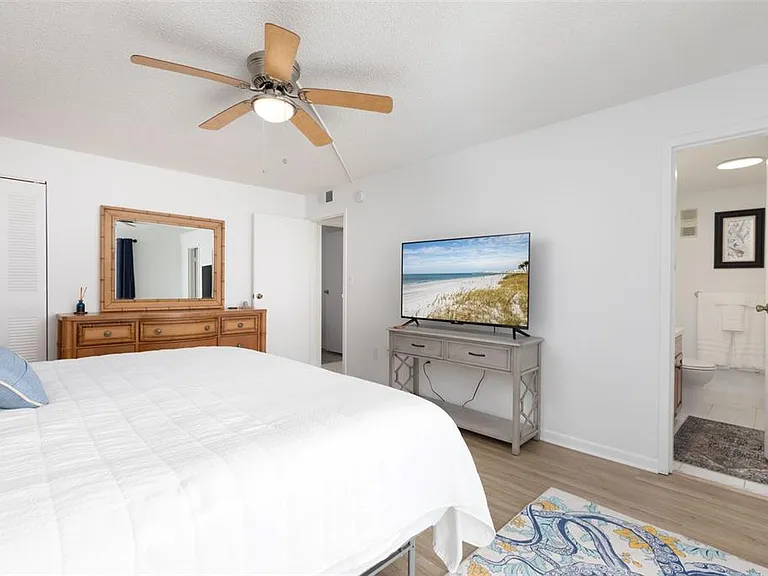 11000 Gulf Blvd #1002 — Photo 14