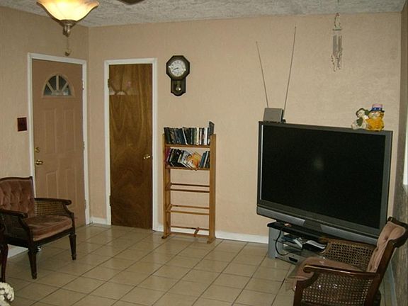 2nd image of 8152 La Paloma Cir