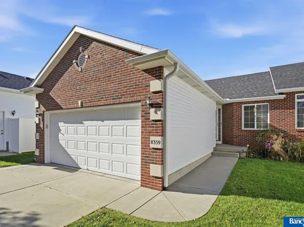8359 S Tularosa Ct, Lincoln, NE 68516