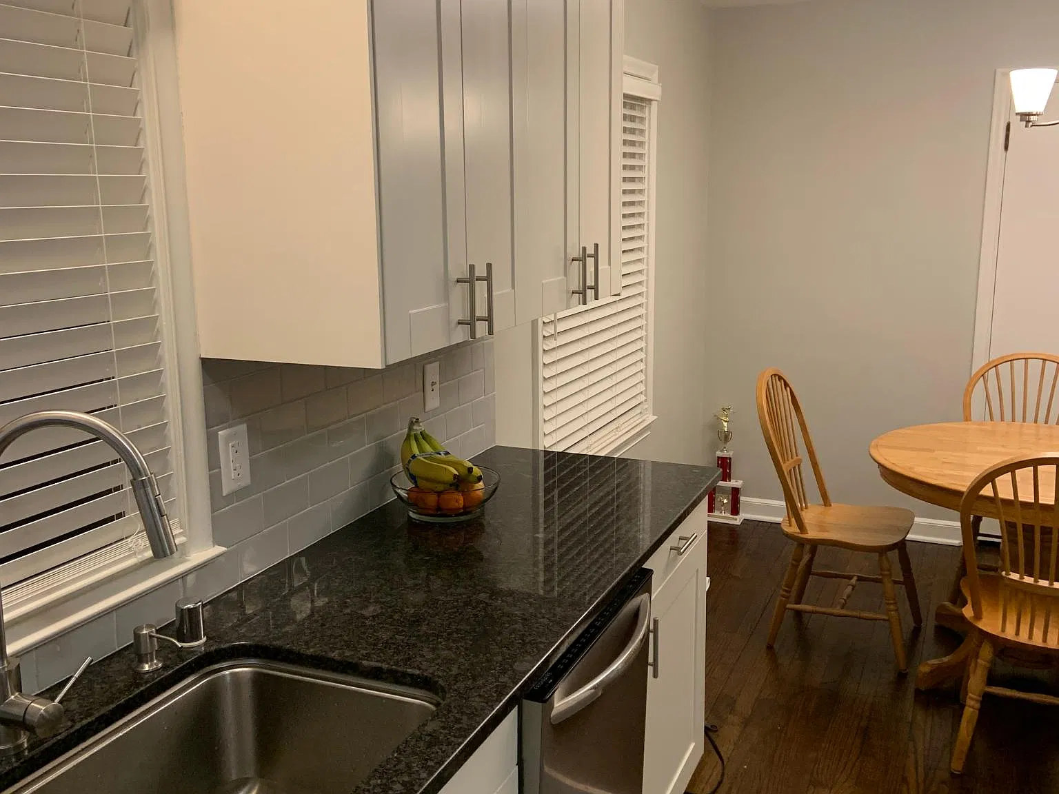 301 E Fairmount Ave — Photo 4