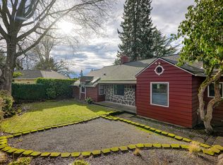 8050 SW Valley View Ct, Portland, OR 97225