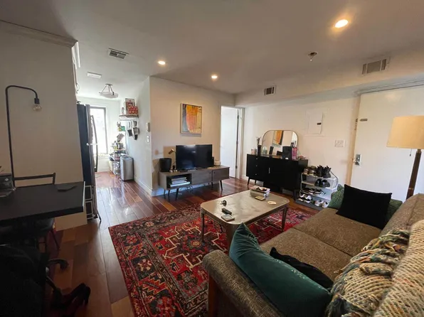 73 Carlton Avenue image 1 of 17