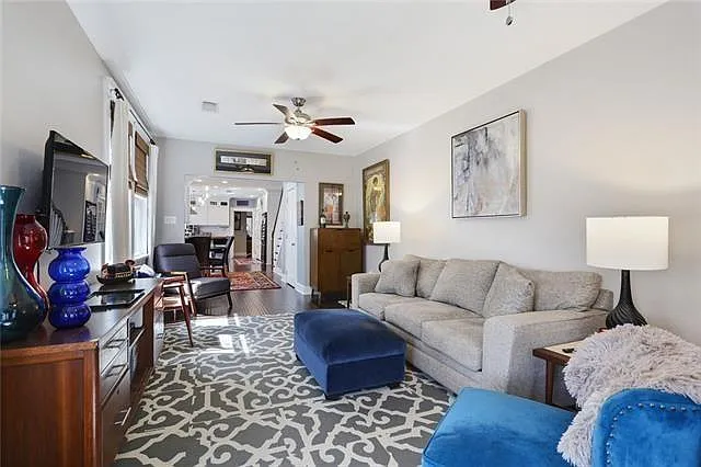 1 bed, 1.5 bath, 1167 sqft, $1,900 — Photo 4