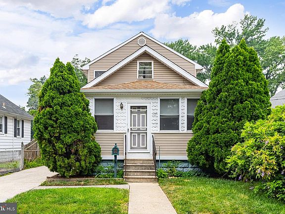 2nd image of 735 Frances Ave
